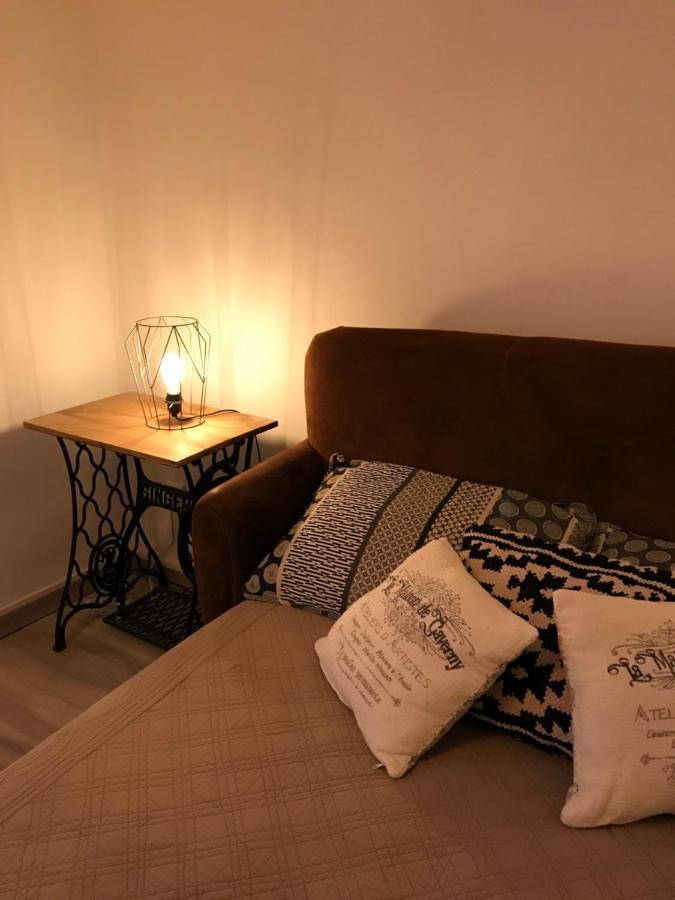 Le Grenier De Manee Villa Villemoustaussou Exteriör bild
