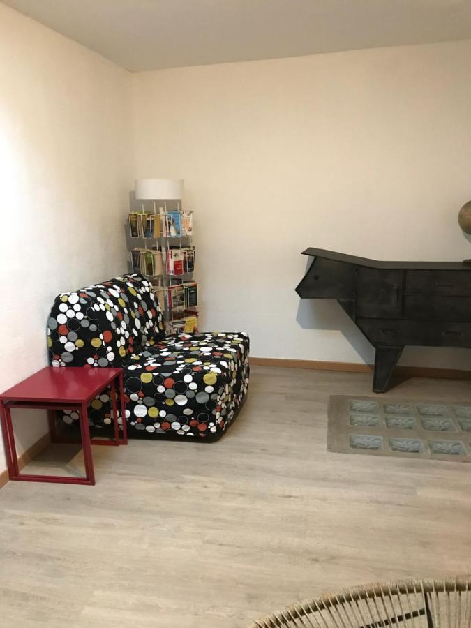 Le Grenier De Manee Villa Villemoustaussou Exteriör bild