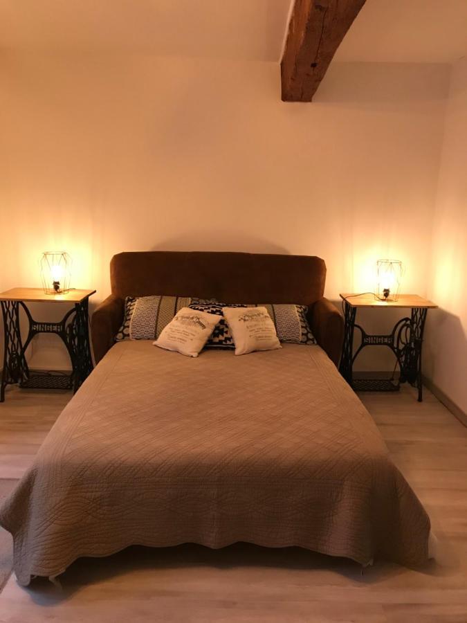 Le Grenier De Manee Villa Villemoustaussou Exteriör bild
