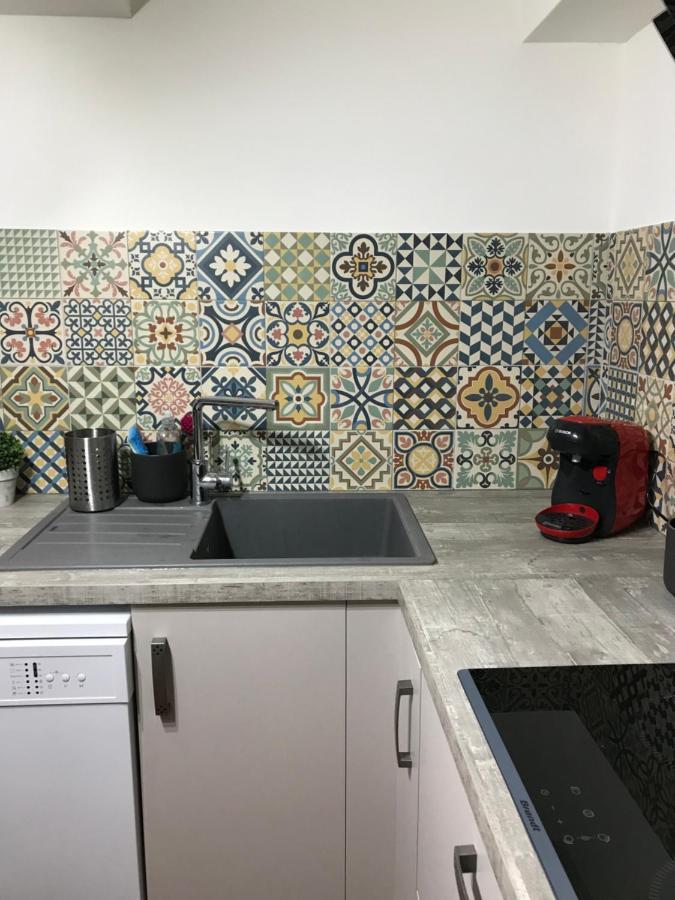 Le Grenier De Manee Villa Villemoustaussou Exteriör bild